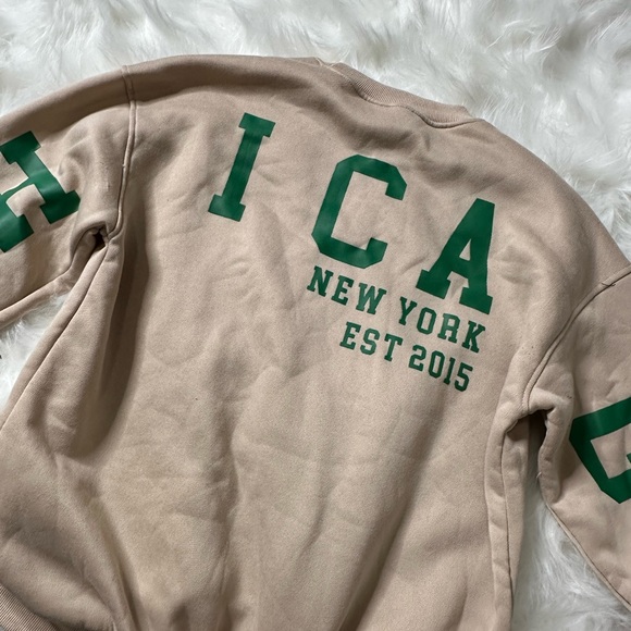 SHEIN Chicago Sweatshirt - Picture 1 of 3